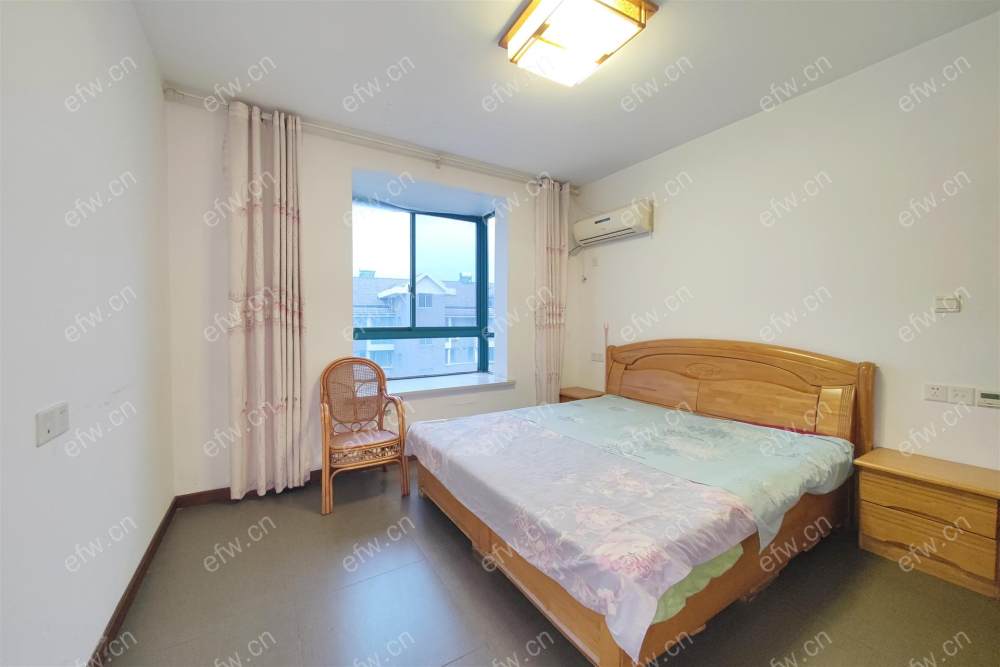 蔚蓝都市花园一期 4室2厅