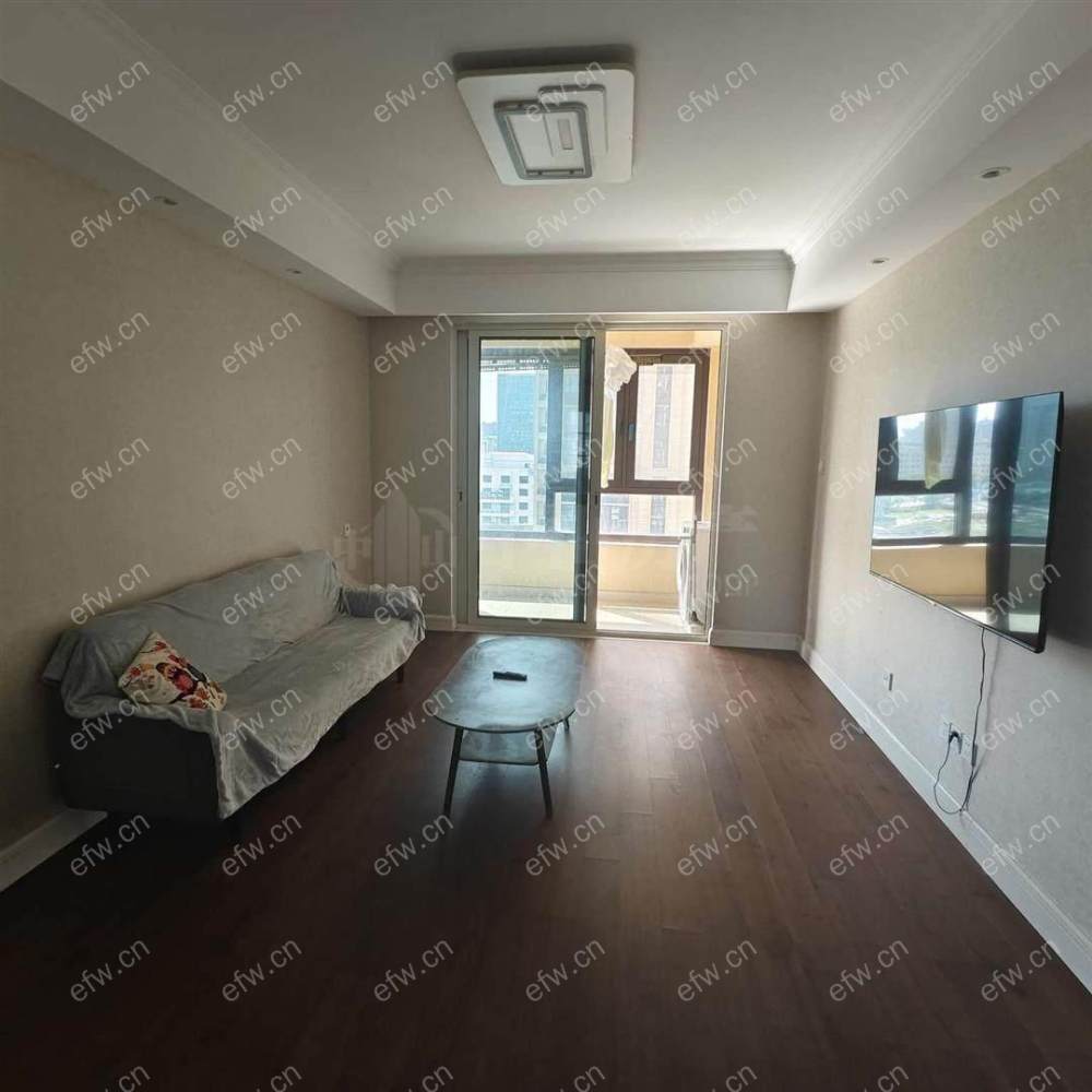 该房位于四期  精装家具家电齐全  看房