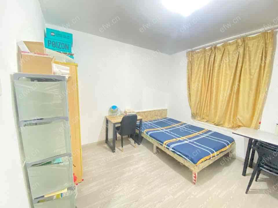 合租分两个房间出来朝北房间出租