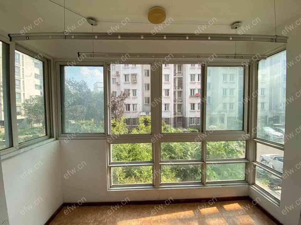 精装修，低楼层，拎包入住
