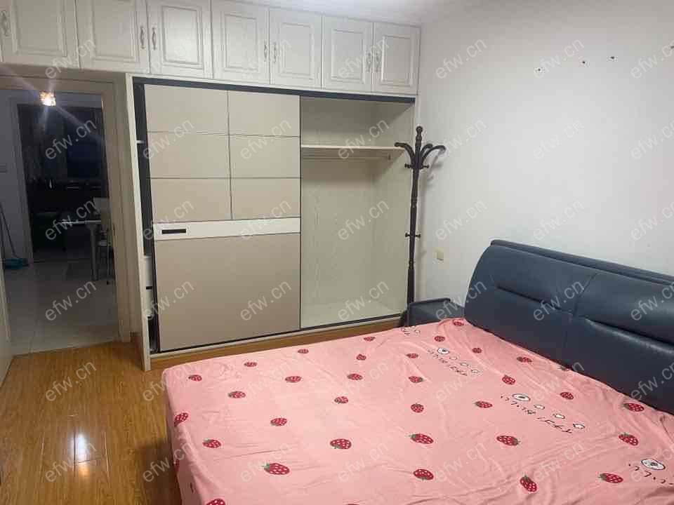 精装顶带阁楼 保养好 看房随时