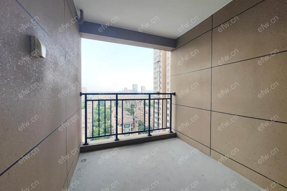 全明东边户room房,village 格局工整合理