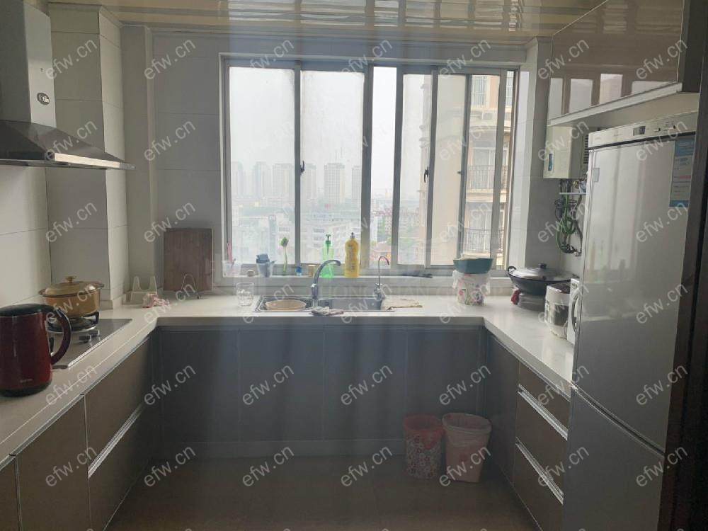 两梯两户三阳台大三房