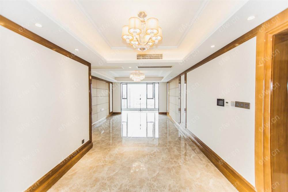 恒大悦珑湾精装四房