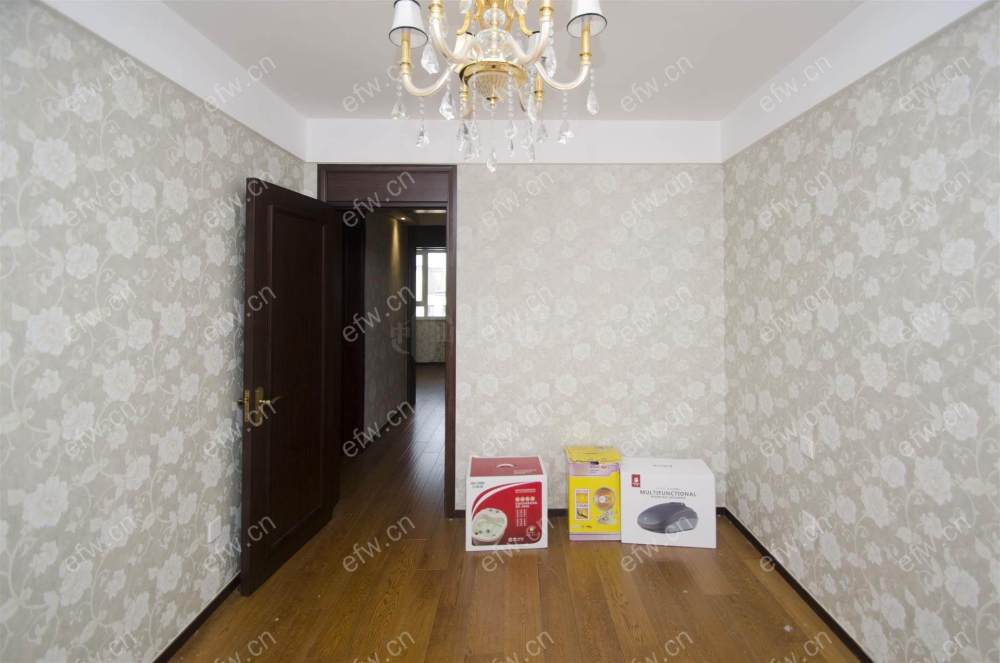 朗诗天萃 经典3房 东边户 全明 精装修！