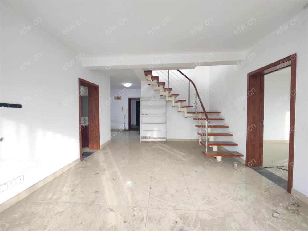 顶复,户型正气,采光好,诚心出售