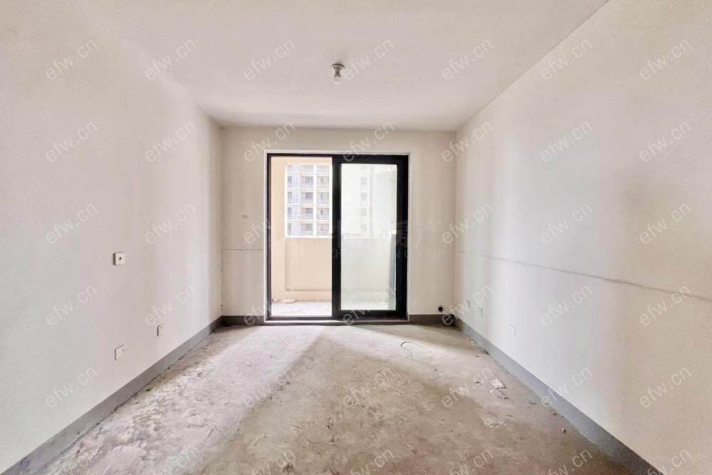 悦湖花园 年轻时尚,3居室,观景房,落地大飘窗,采光视野一流