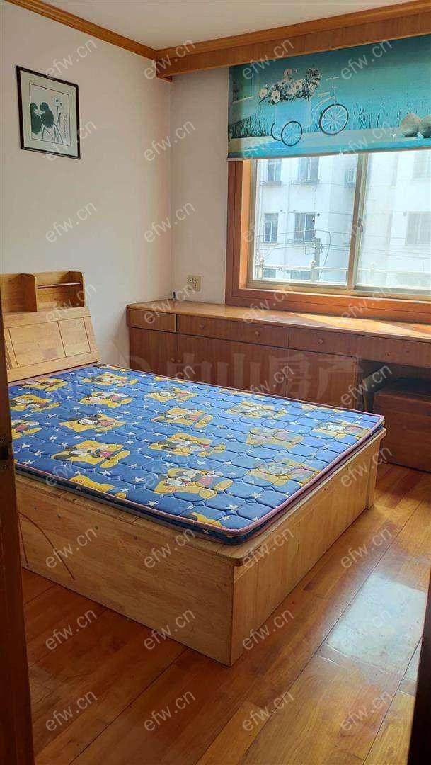 出租  干净清爽   两房朝南  随时看