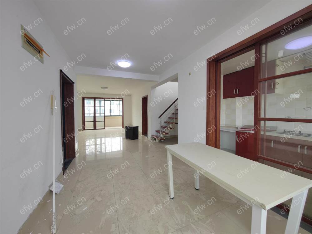 顶复,户型正气,采光好,诚心出售