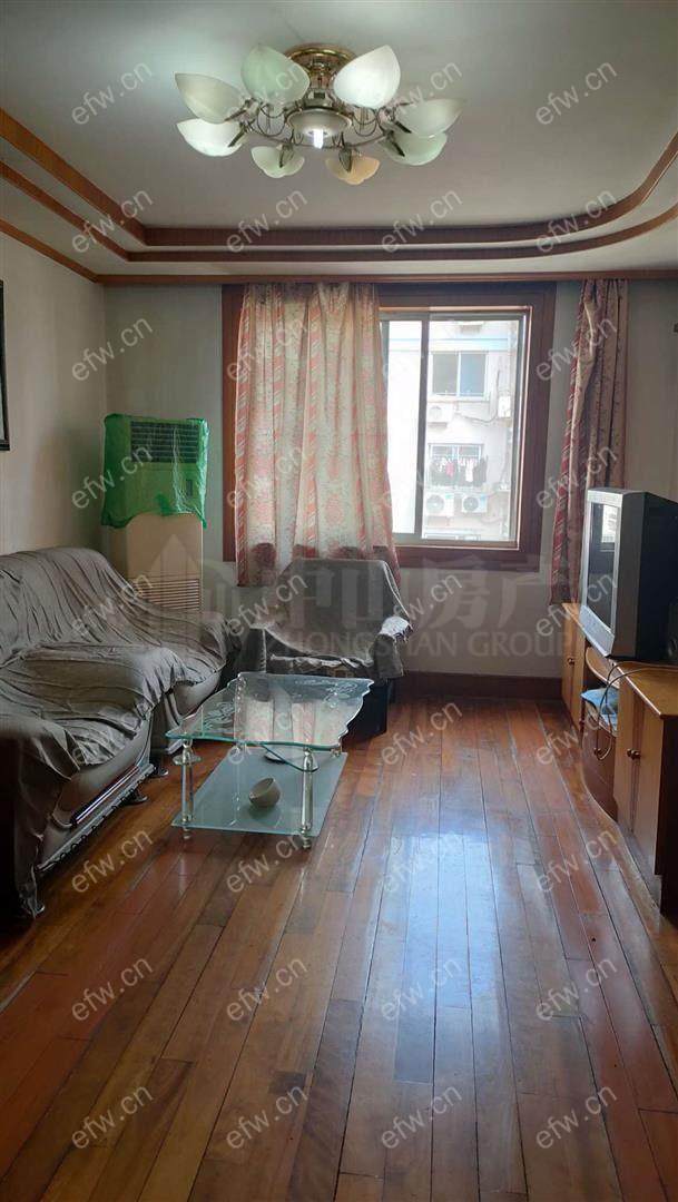 出租  干净清爽   两房朝南  随时看