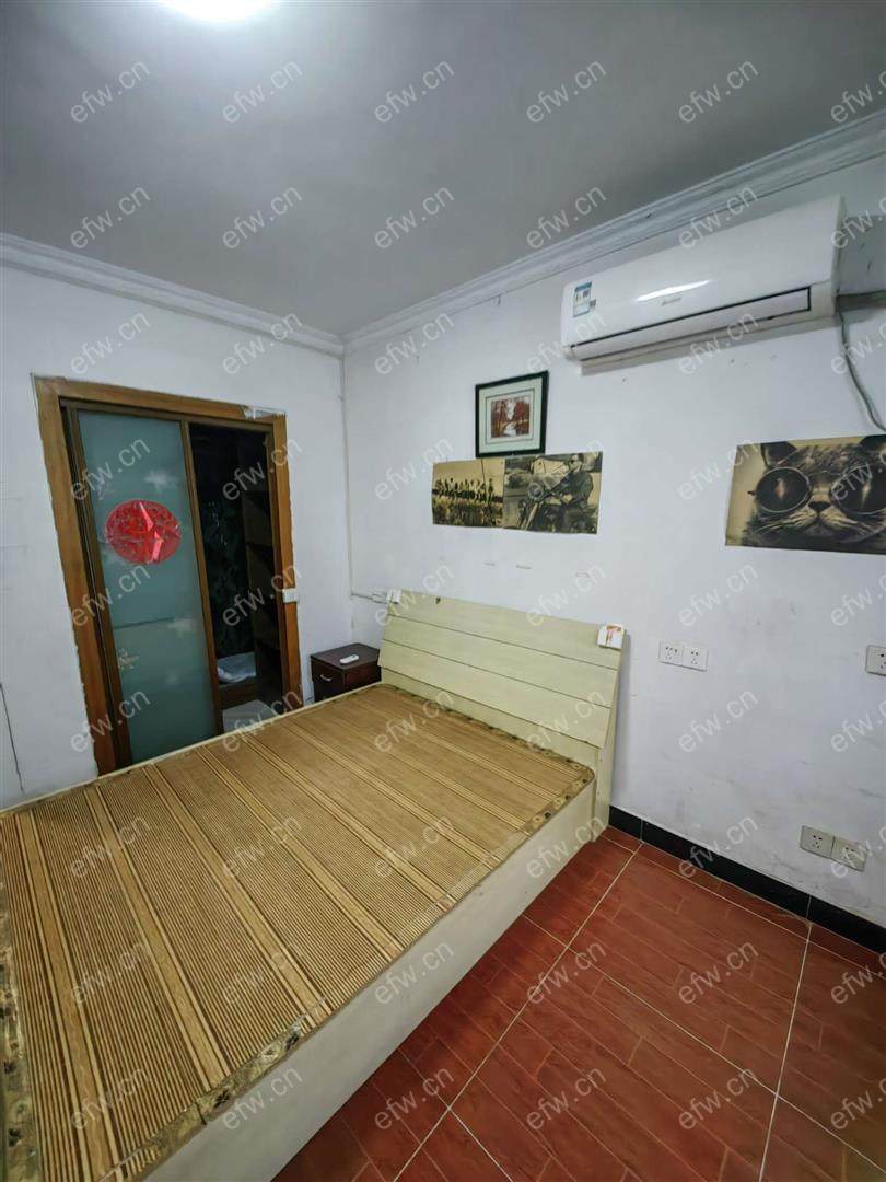 芦庄四区1楼带双院整租