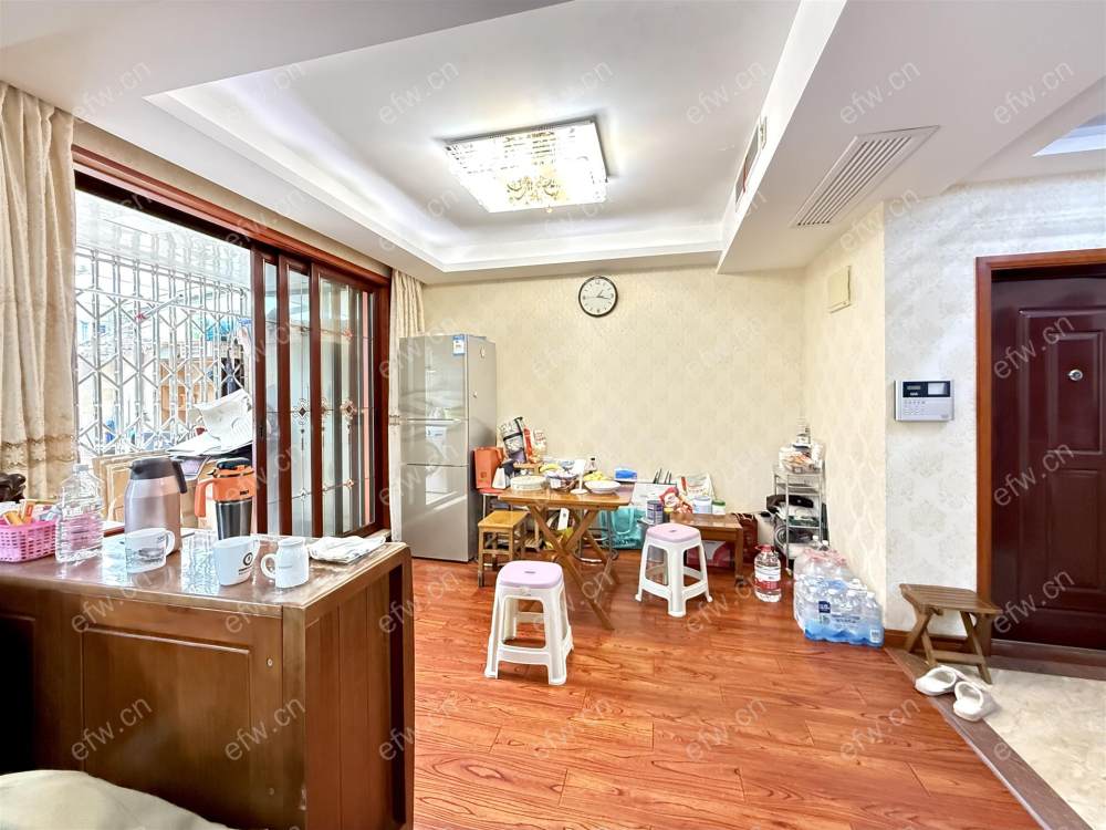 天鹅湖花园A区 3室2厅 131.47平