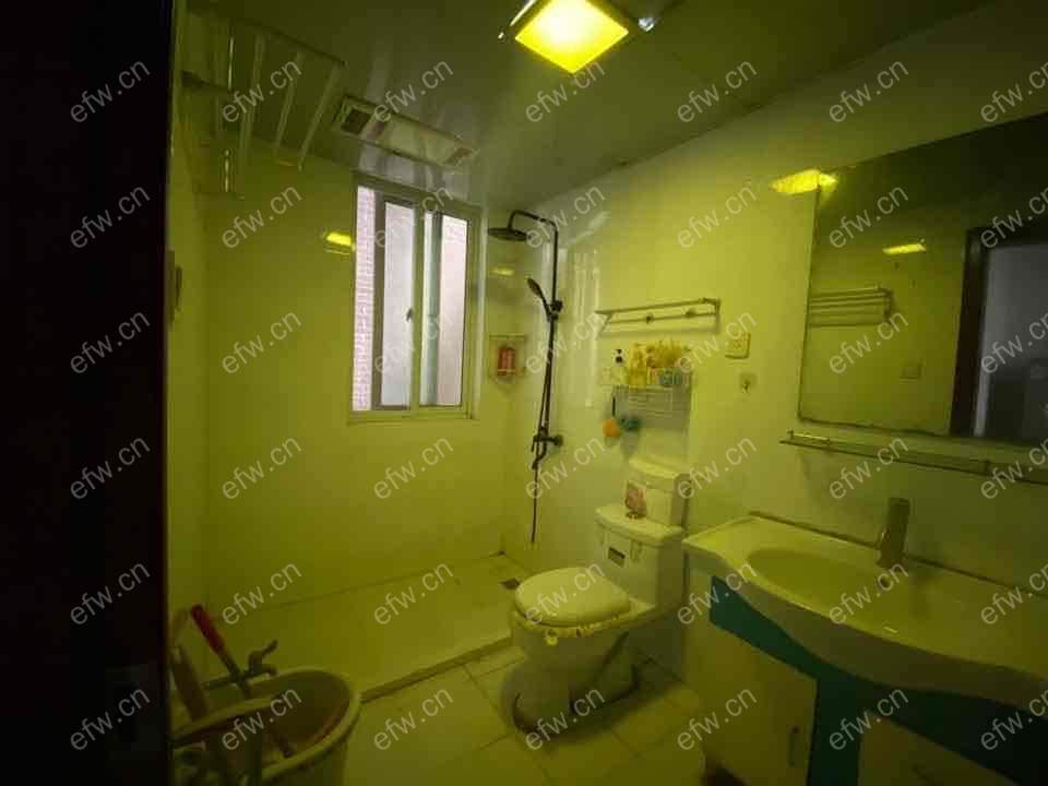 梨花家园精装3室  随时看房 拎包入住