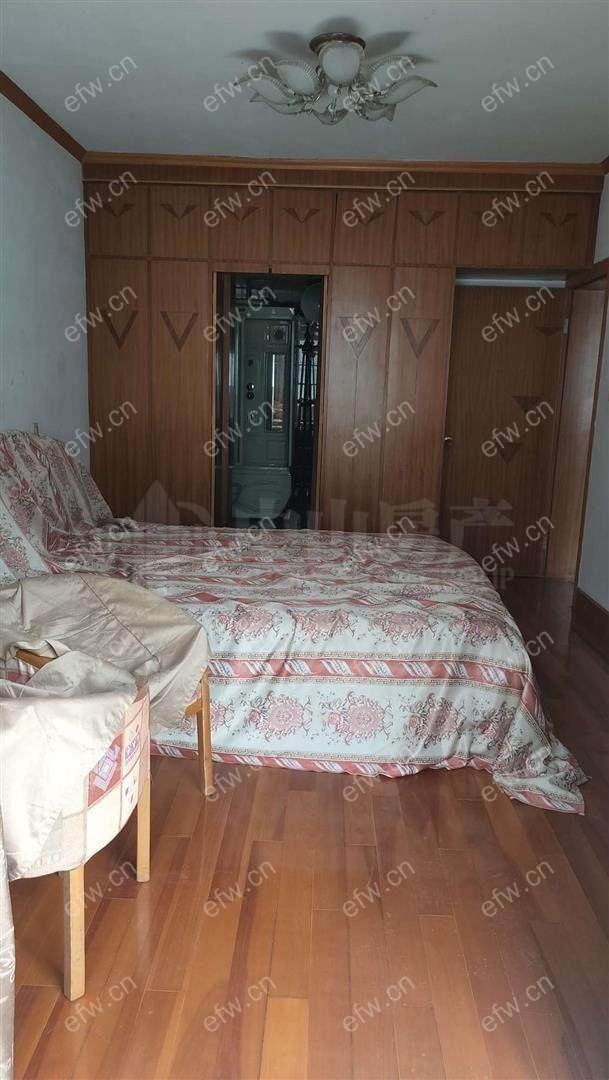 出租  干净清爽   两房朝南  随时看