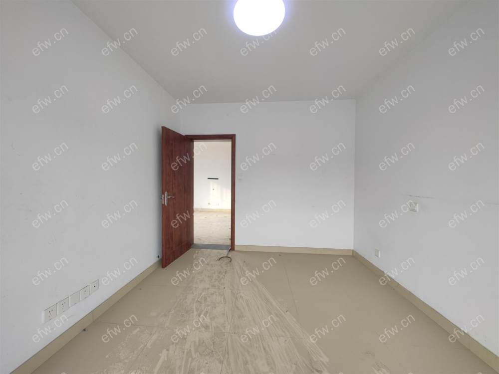 顶复,户型正气,采光好,诚心出售