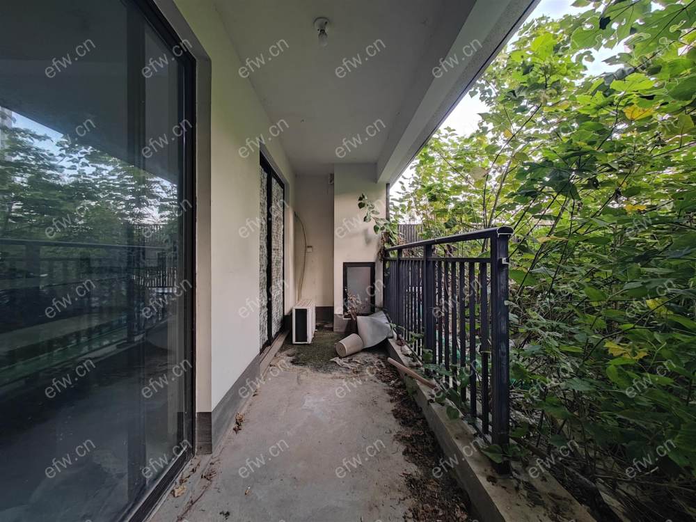 小房子   大院子   再送地下室