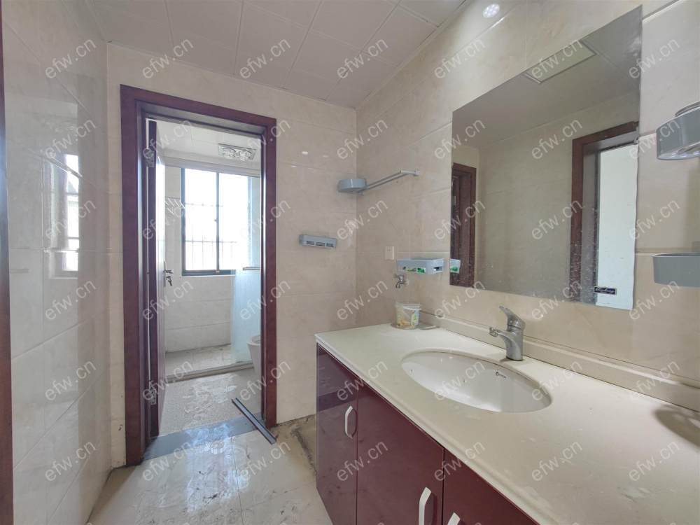 顶复,户型正气,采光好,诚心出售