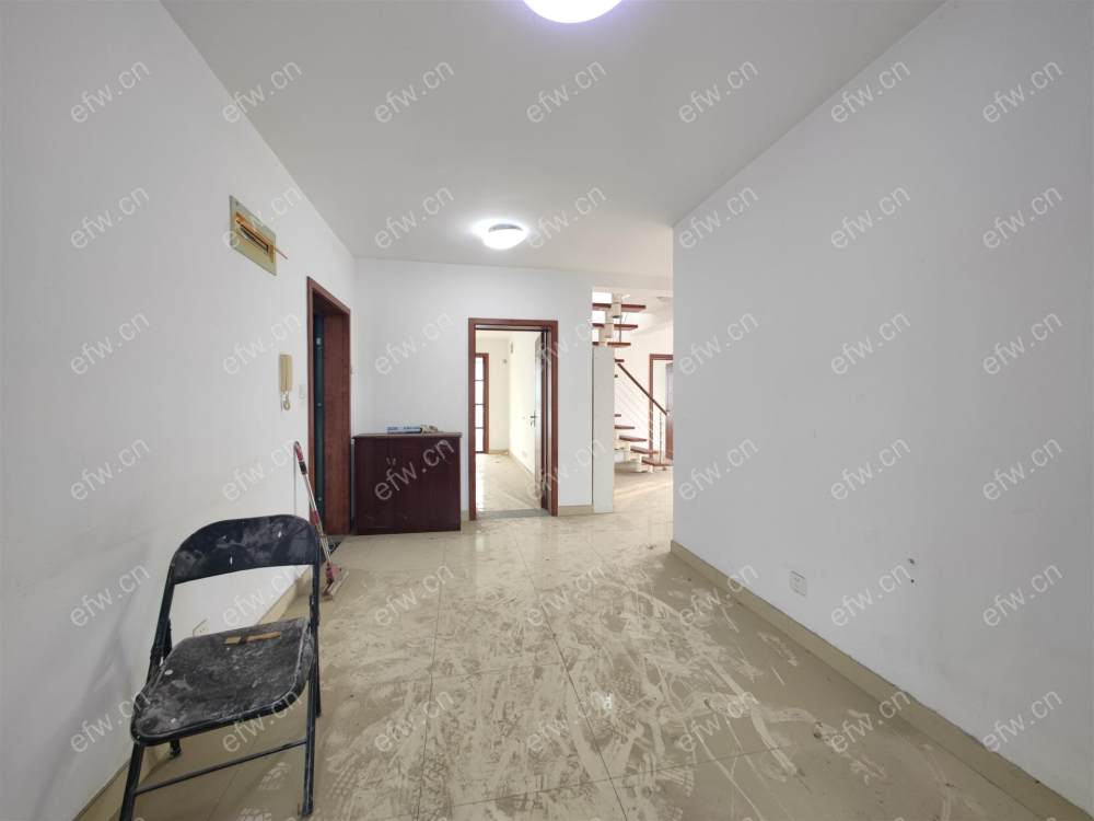 顶复,户型正气,采光好,诚心出售