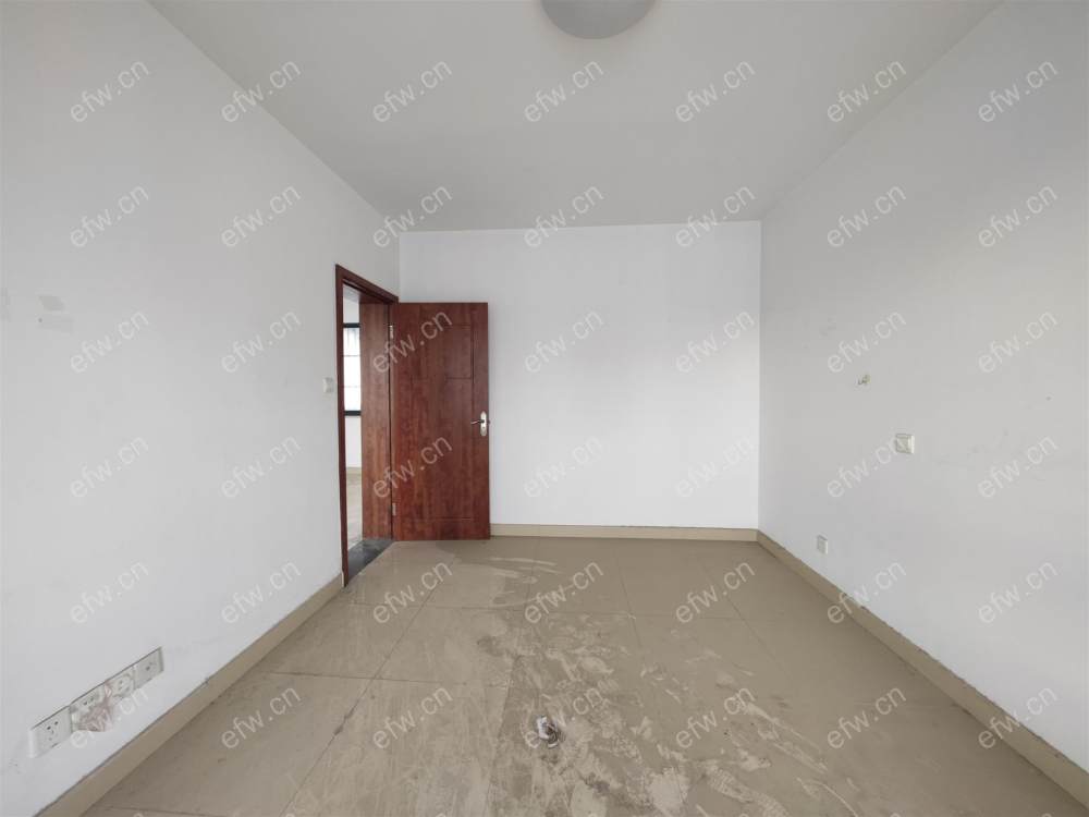 顶复,采光好,户型正气,诚心出售