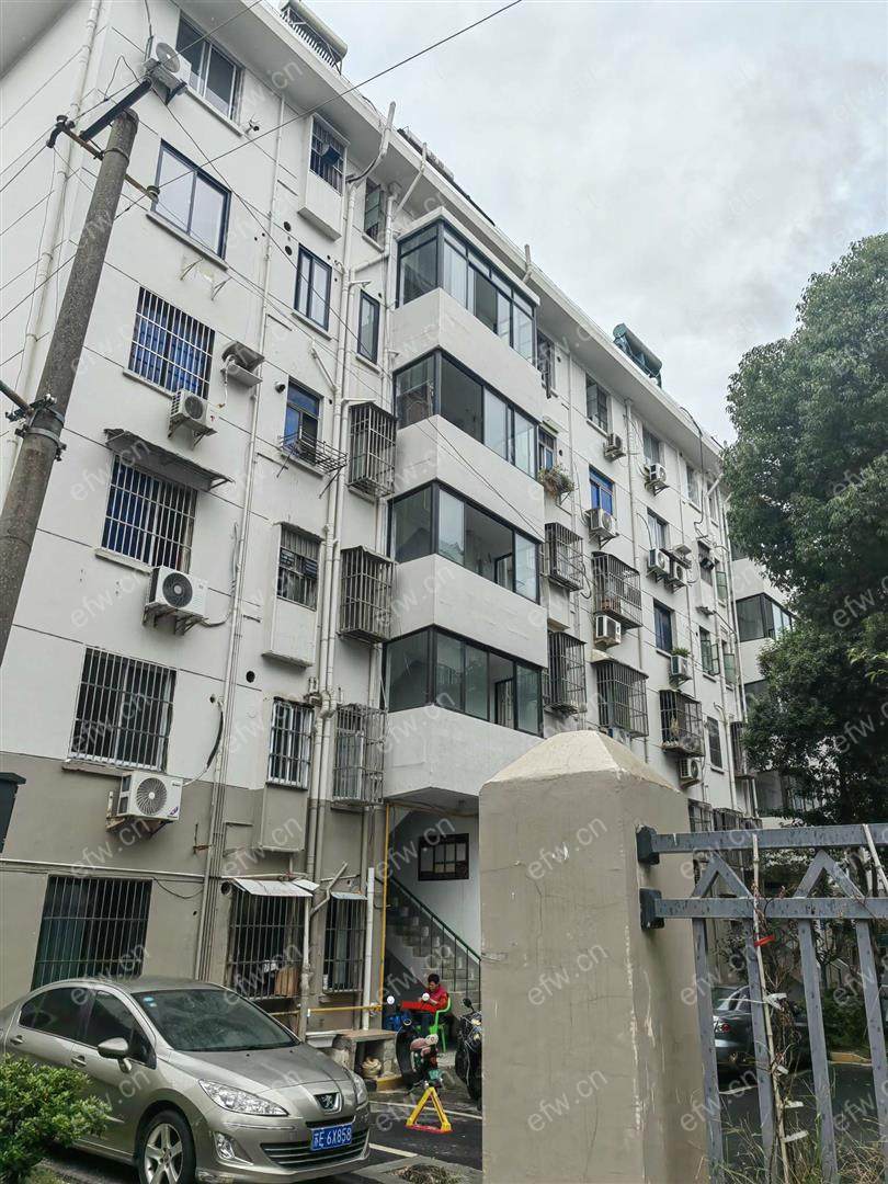 芦庄四区1楼带双院整租