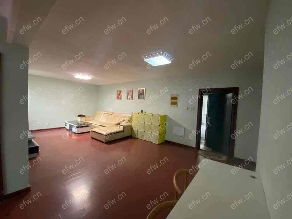 梨花家园精装3室  随时看房 拎包入住