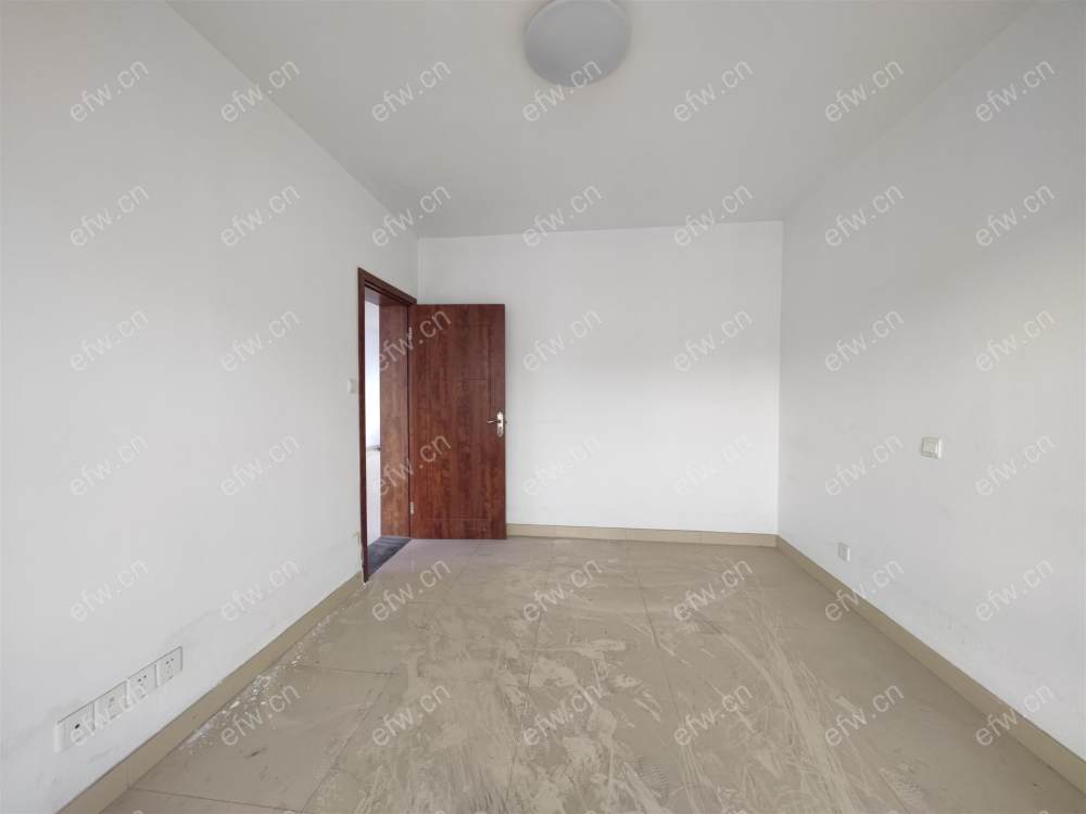 顶复,采光好,户型正气,诚心出售