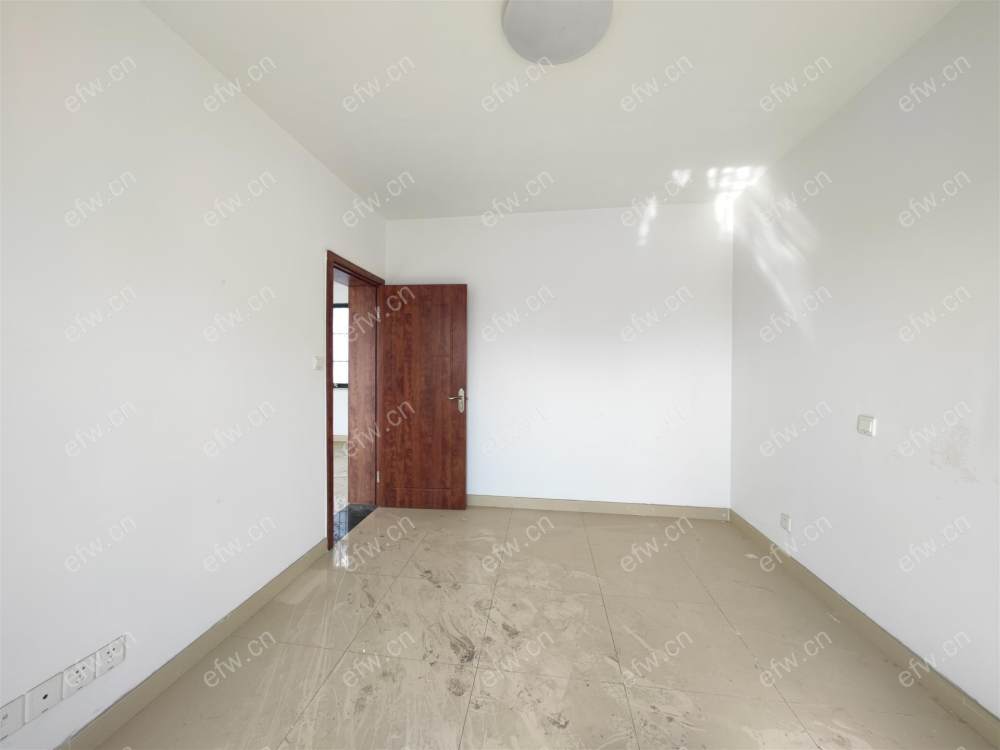 顶复，户型正气，采光好，诚心出售