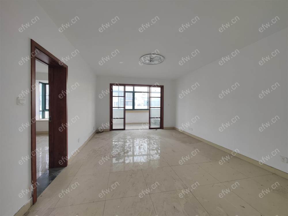 顶复,采光好,户型正气,诚心出售