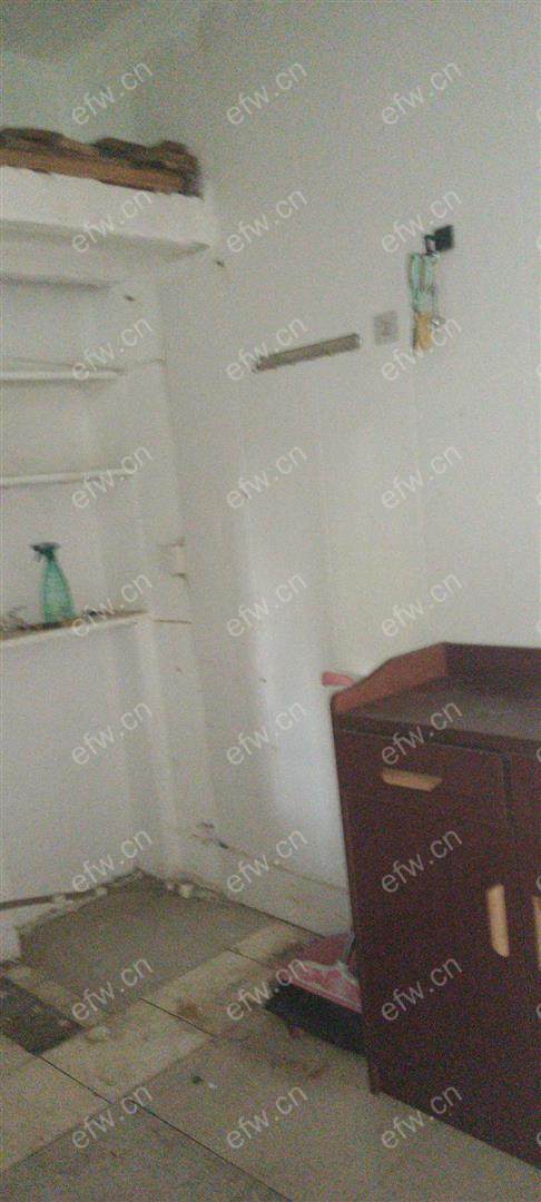 盛岸一村靠近地铁口的单间