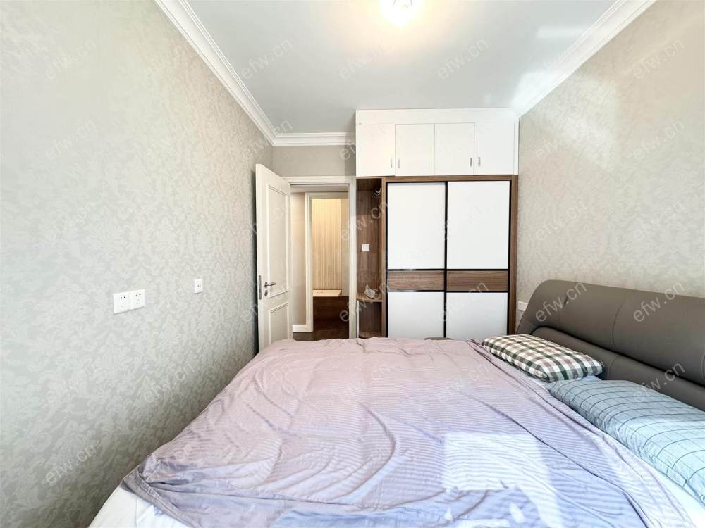 融创玉兰公馆（惠港玉兰苑）二区 经典3房 东边户 全明 精装修！