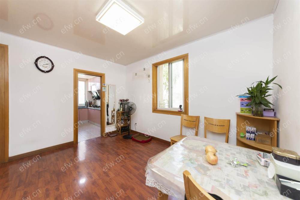 叙丰里 温馨小家 客厅带窗 精装自住 50万价可商