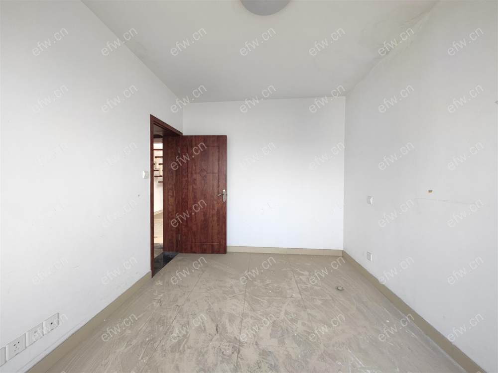 顶复,户型正气,采光好,诚心出售