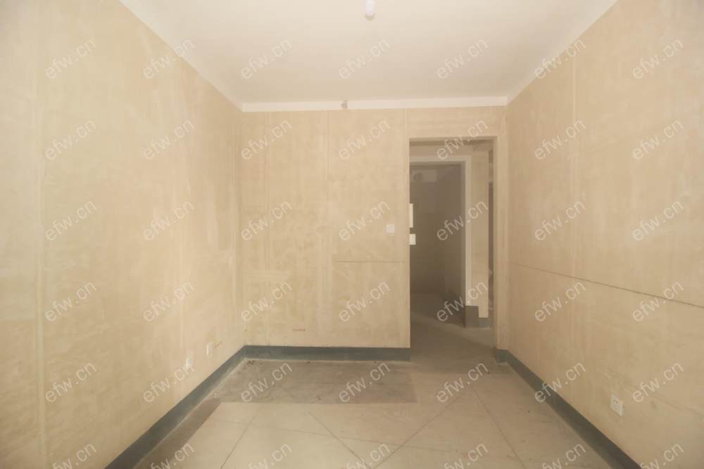 带花园，包车位，电梯洋房，配套成熟