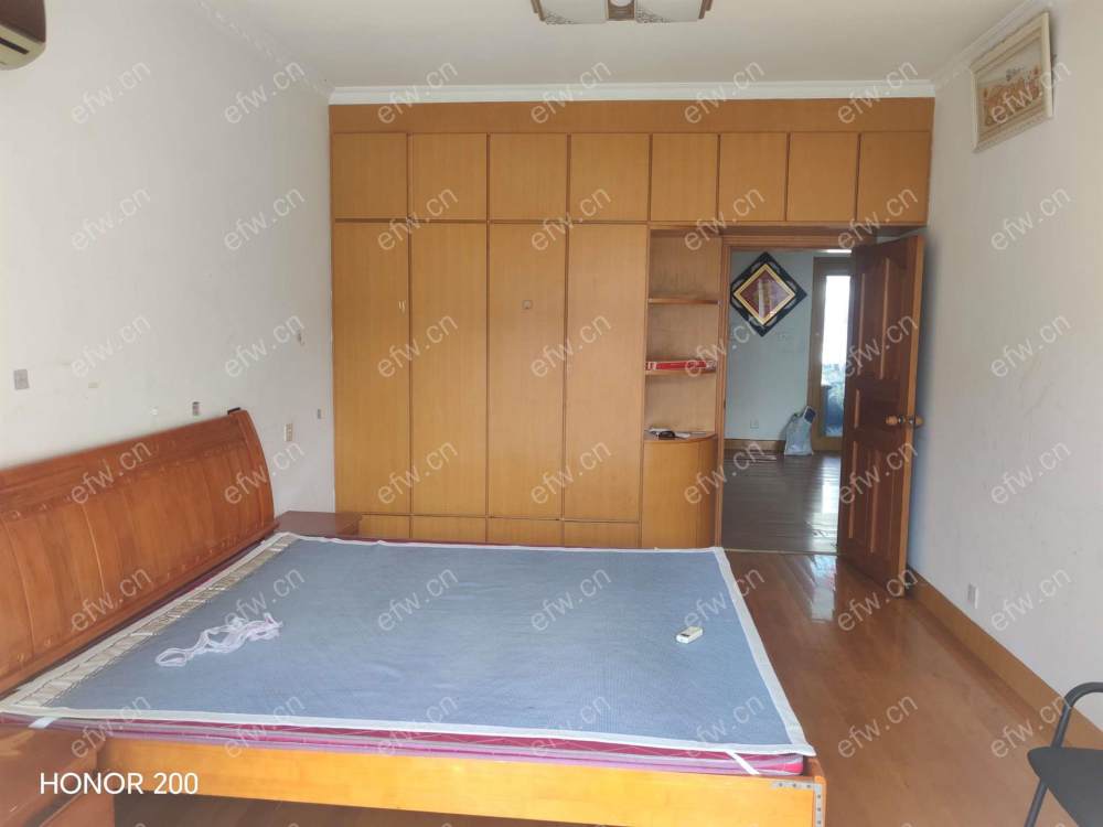 吴巷新村 3室2厅顶楼
