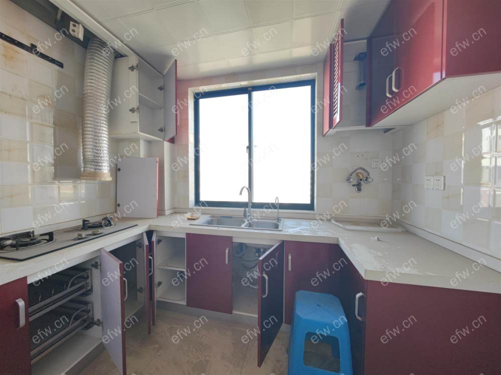 顶复，诚心出售，看房方便