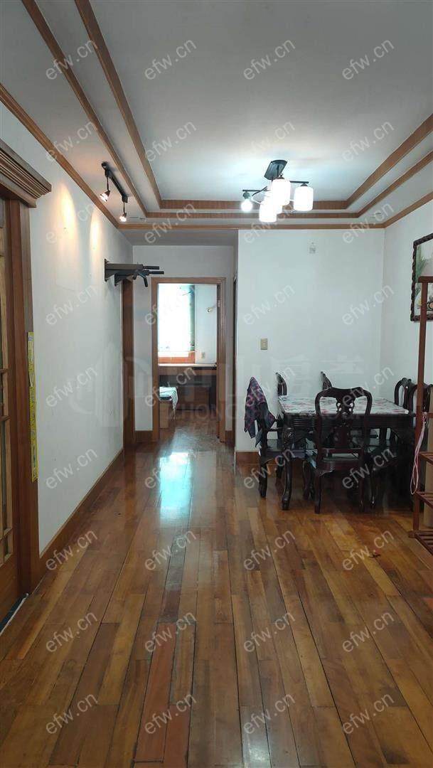 出租  干净清爽   两房朝南  随时看