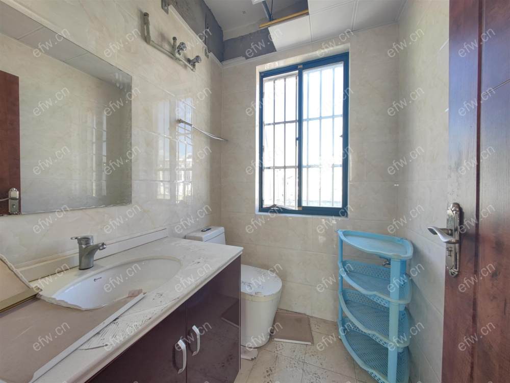 顶复，诚心出售，看房方便