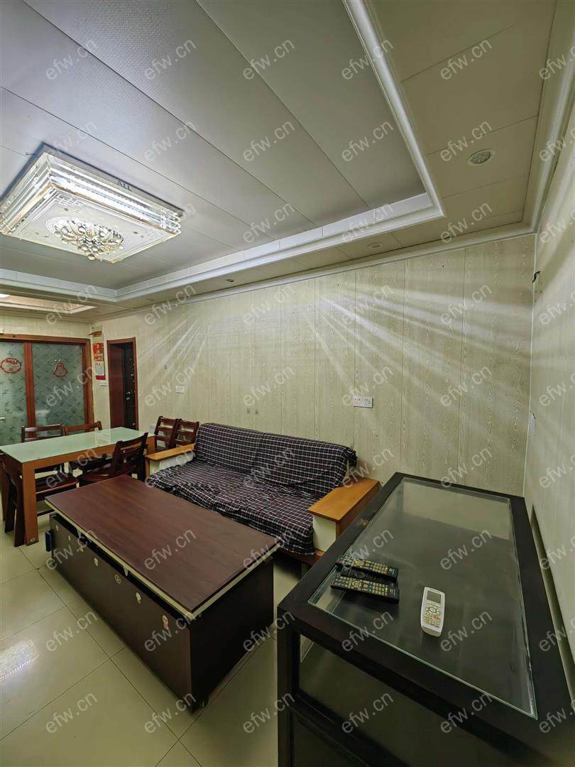 芦庄四区1楼带双院整租