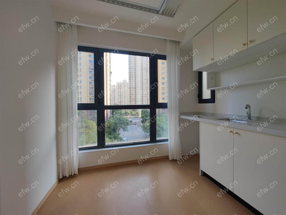 精装修拎包入住