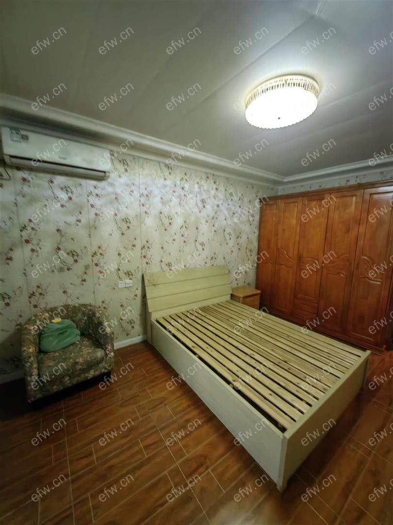 芦庄四区1楼带双院整租