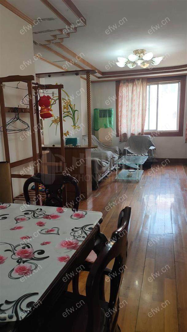 出租  干净清爽   两房朝南  随时看