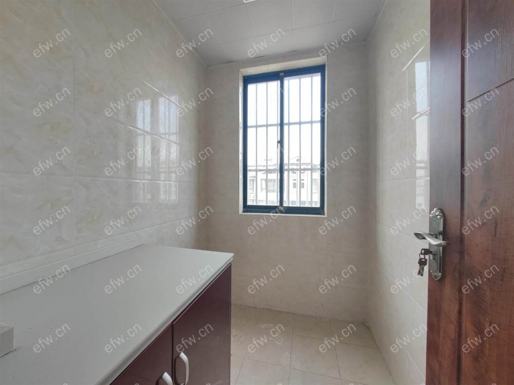 顶复,户型正气,采光好,诚心出售