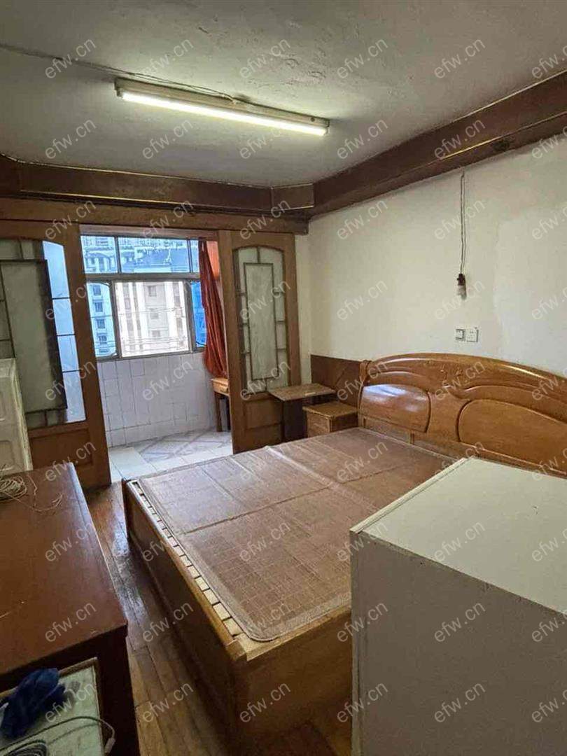 惠东里精装1室  随时看房 拎包入住