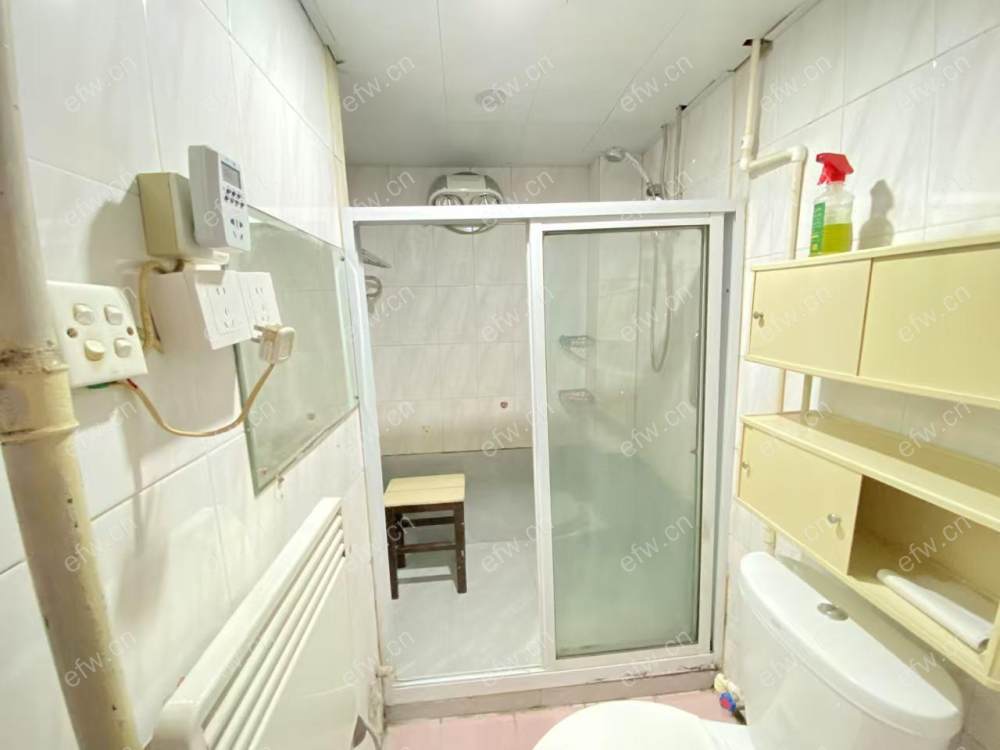 精装修两房出租chengy