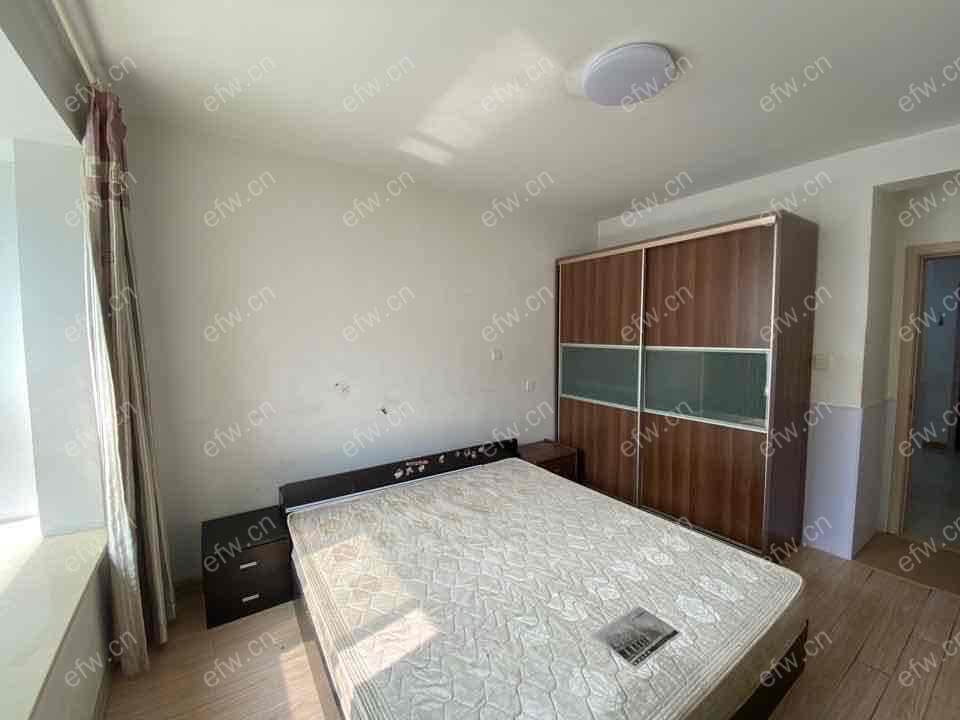 梨花家园 3室1厅