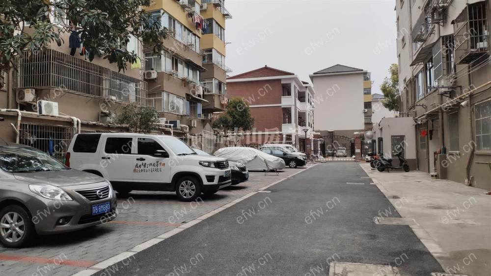 精装修两房出租chengy