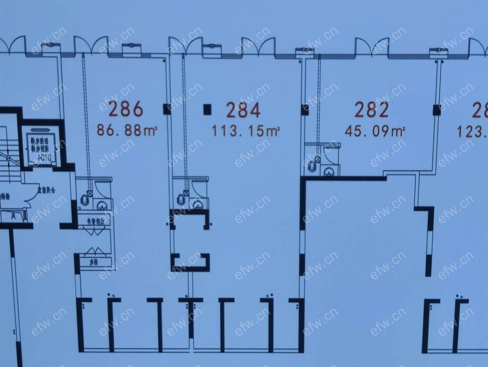 车站高铁站对面一楼底商