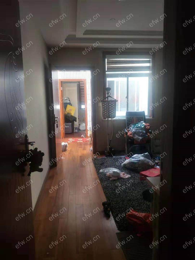 钱桥大街 联排私房5室2厅3卫诚心出售